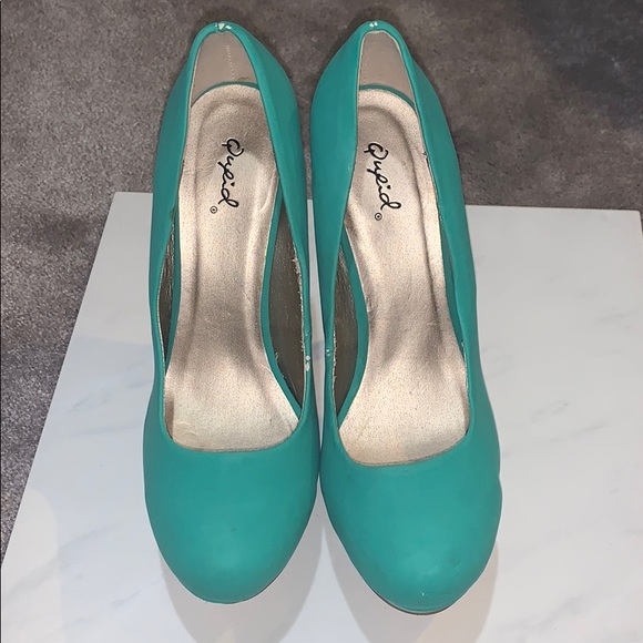 Pumps - Picture 2 of 3